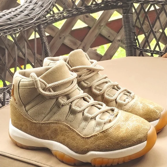 Air Jordan 11 retro olive lux